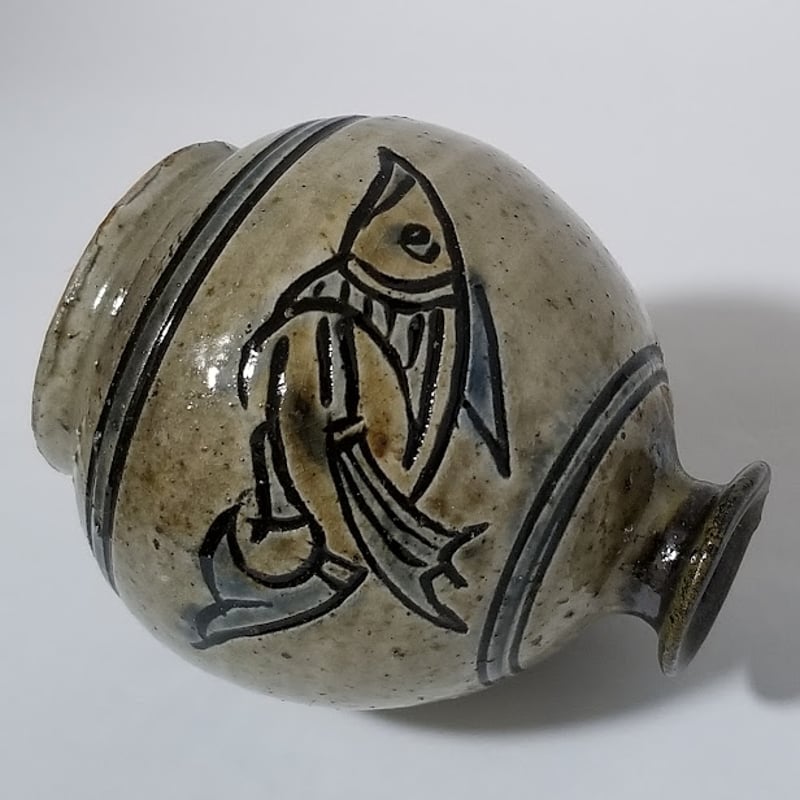 金城次郎】 魚紋徳利 人間国宝 金城次郎 魚紋徳利 沖縄 共箱付き 治