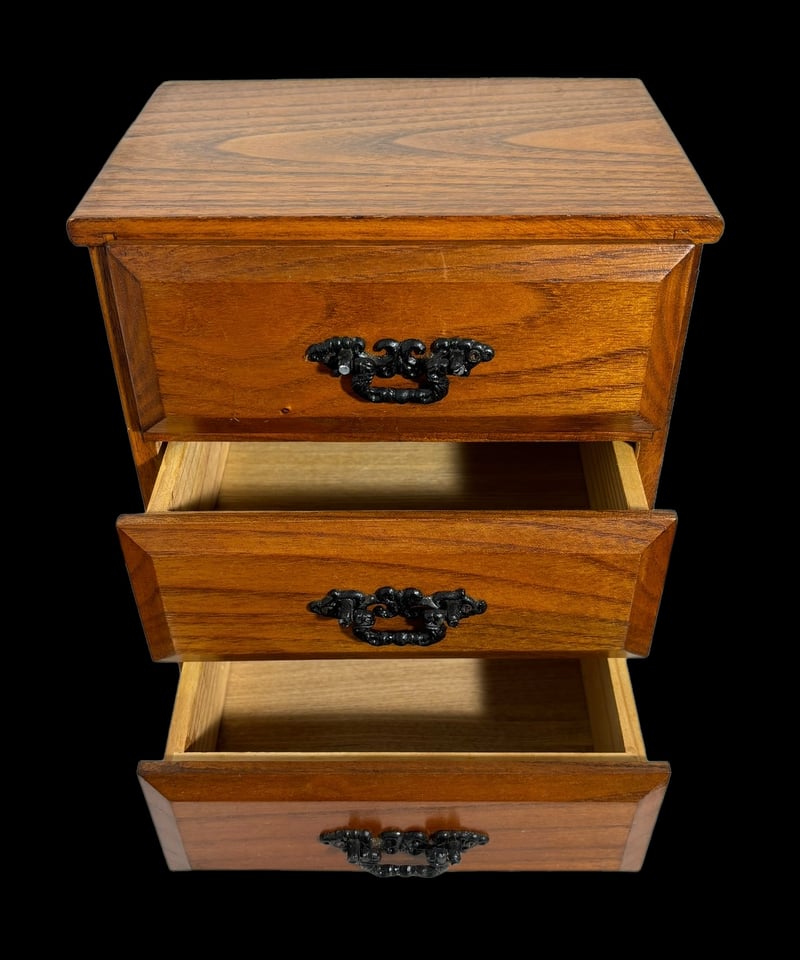 時計付木製タンス 和柄装飾 レトロ家具 ミニ箪笥 和風で小さい小物入