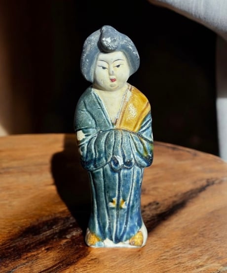 004 中国美術 色絵陶人形 高さ25cm 置物 オブジェ 古董品 觀音像 004
