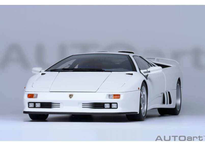 AUTOart 1/18 ランボルギーニ ディアブロ SE30 イオタ （ホワイト