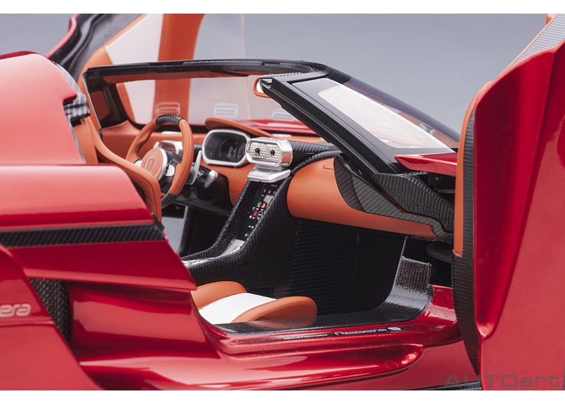 1/18 ケーニグセグ レゲーラ （キャンディ・レッド） 79026 | AUTOart