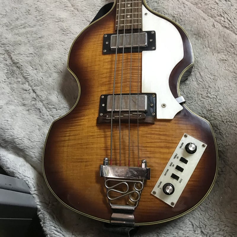 Japan vintage Violin Bass | RUSTY STRINGS GUITA