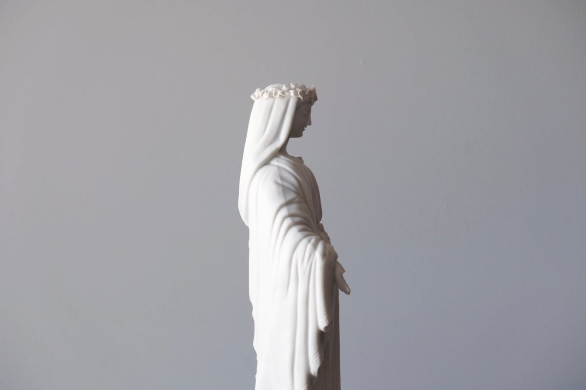 エトラン】オパリンガラス ルルドの聖母マリア像 エトラン