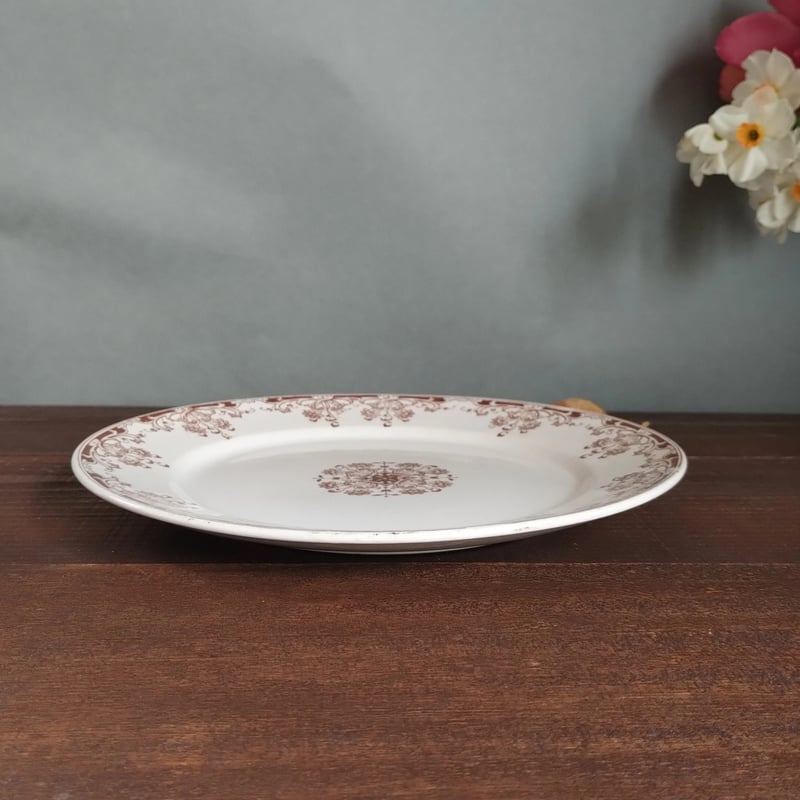 フランスアンティーク サルグミンヌのマロン色のプレートa | フランス