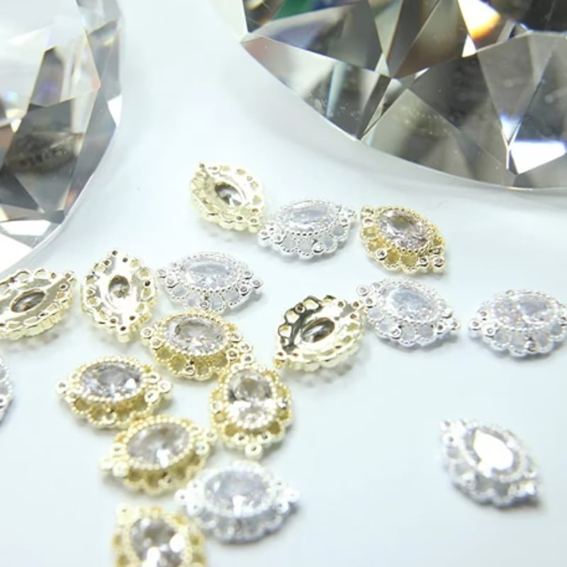 Queenブローチクリスタル 全2色 | Boutique Korea -Japan公式Shop-