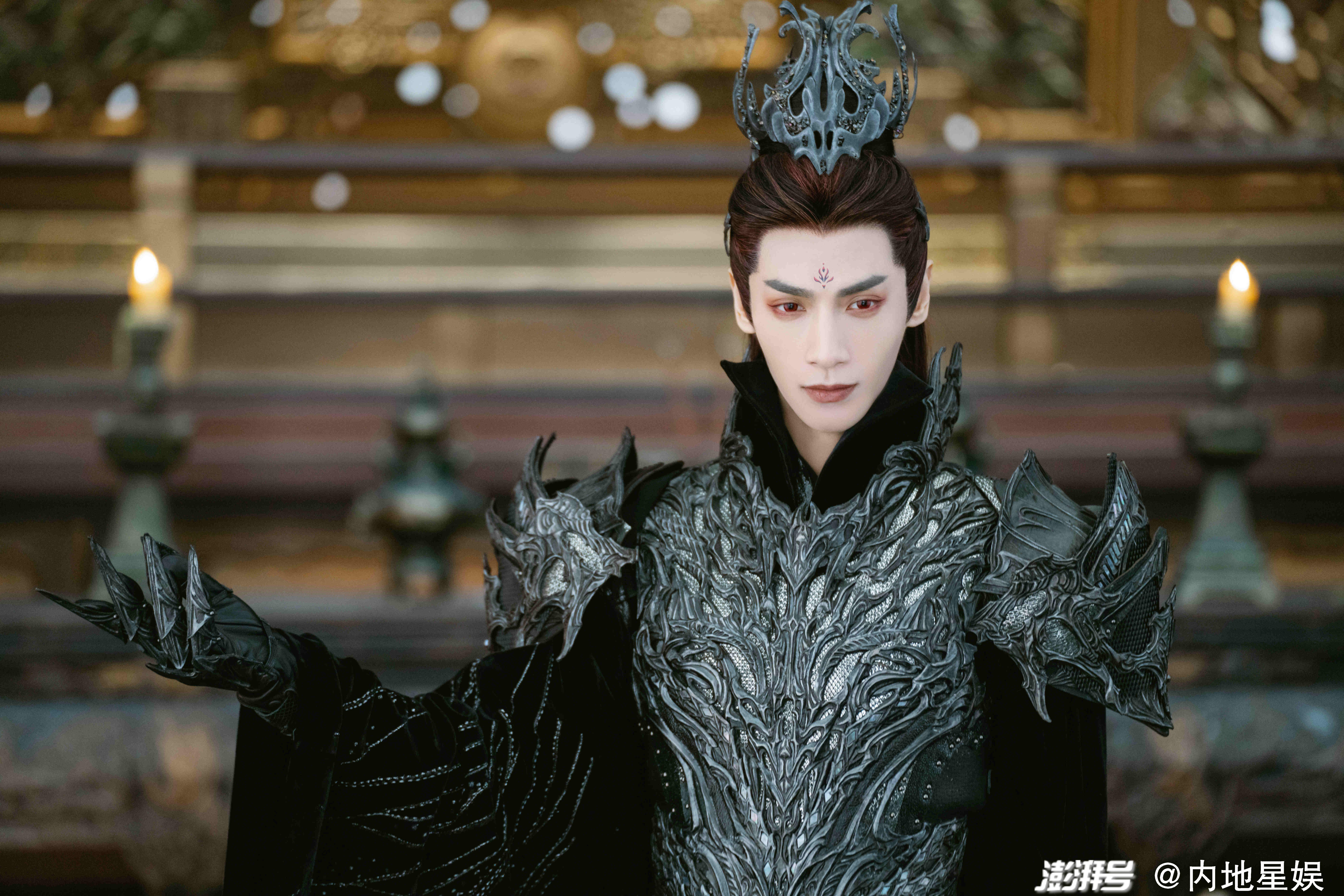 入手困難【 長月燼明】魔神・金属製ピンバッジ (羅雲熙 レオロー 澹台