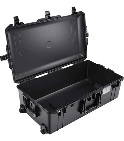 Amazon.com: Pelican Storm iM2975 Case With Foam (Black) : Sports