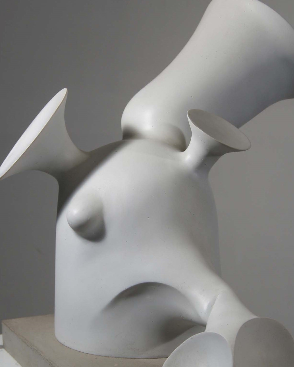 土から生まれるいのち -彫刻家セツ・スズキと中国玉石作品展-」 （日中