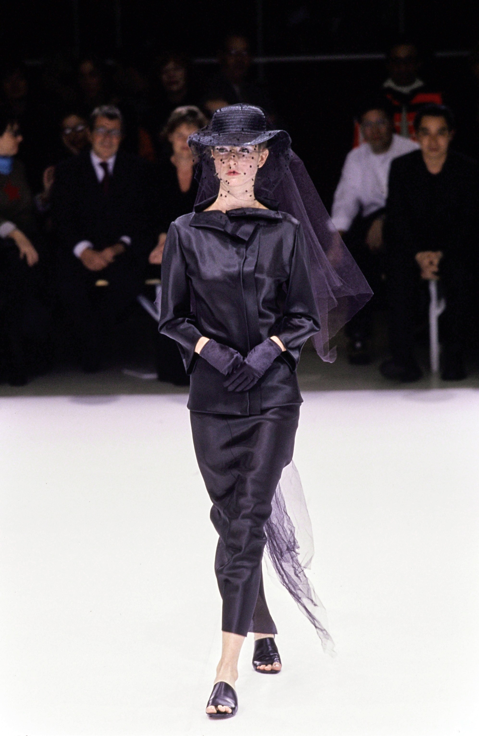 Yohji Yamamoto S/S 1999 - Minnie Muse