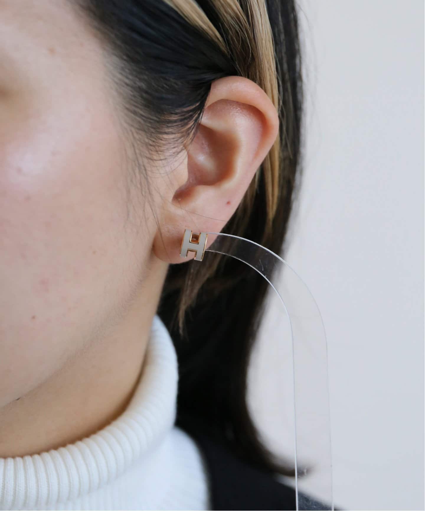 HERMES エルメスピアスポップアッシュミニポップHホワイトシルバー