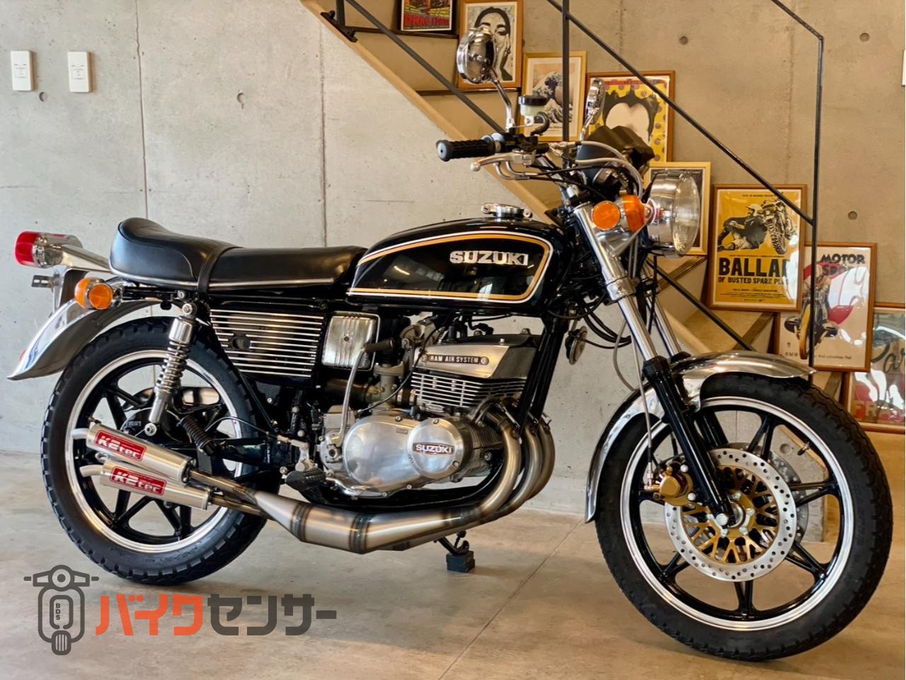SUZUKI GT380 タンク 黒/金 SUZUKI GT380 タンク 黒/金 SUZUKI GT380