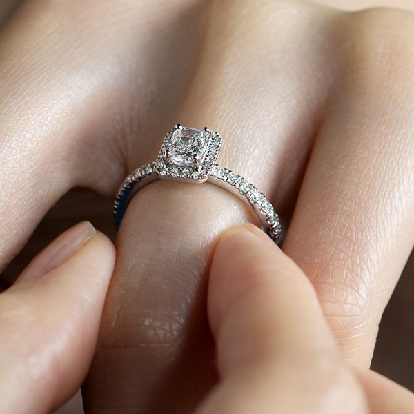 PT950 ルシーダ ラディアントカット ダイヤモンド エタニティタイプ