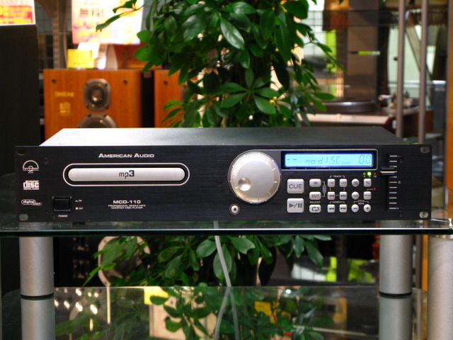 AMERICAN AUDIO MCD-710 DJ用デュアルCDプレーヤー中古品