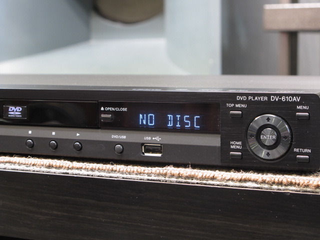 中古】Pioneer DVDプレーヤー DVDオーディオ/SACD対応 DV-610AV