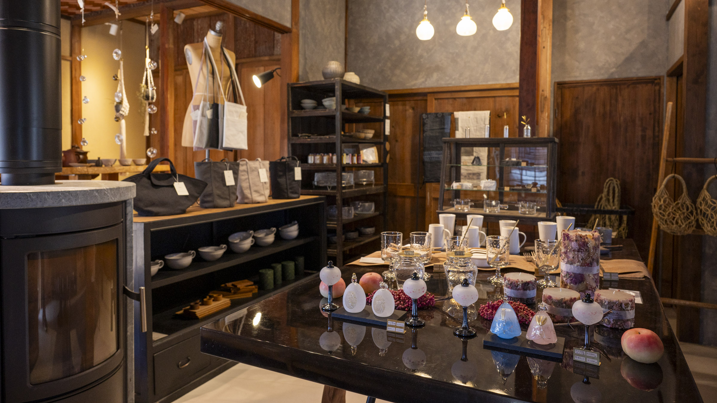 鎌倉】築100年の古民家で営む 雑貨店「tsudoi」手仕事が光る陶器｜地元