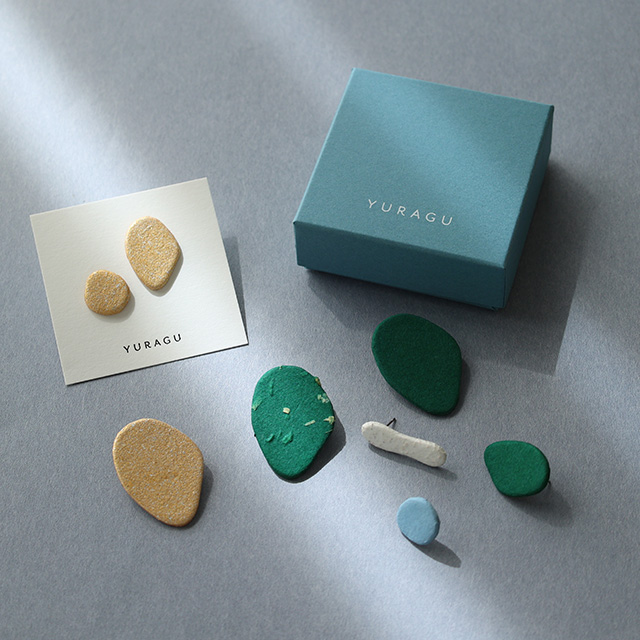 WEB限定】【数量限定】YURAGU ブローチ ウッドチップグリーン｜服飾品