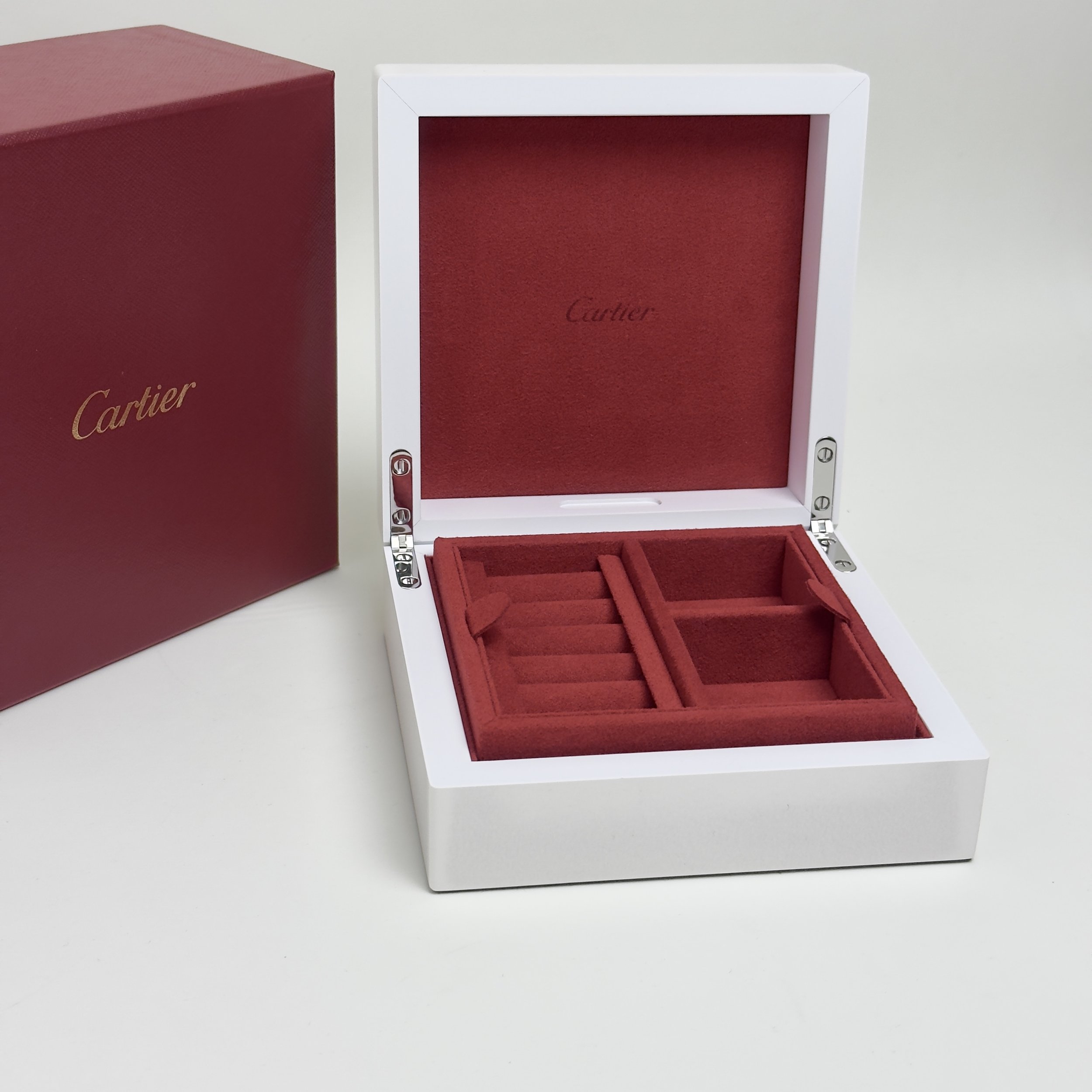 Cartier Entrelacés Jewelry Box – White Lacquer & Red Suede