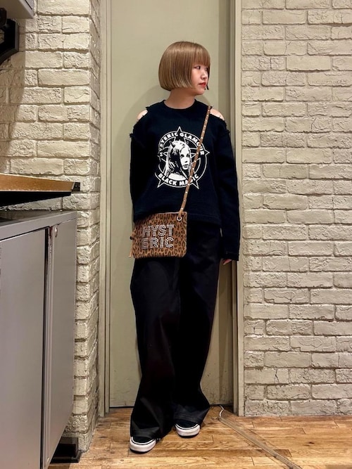 ロゴスタッズ 三つ折りウォレット（財布）｜HYSTERIC GLAMOUR