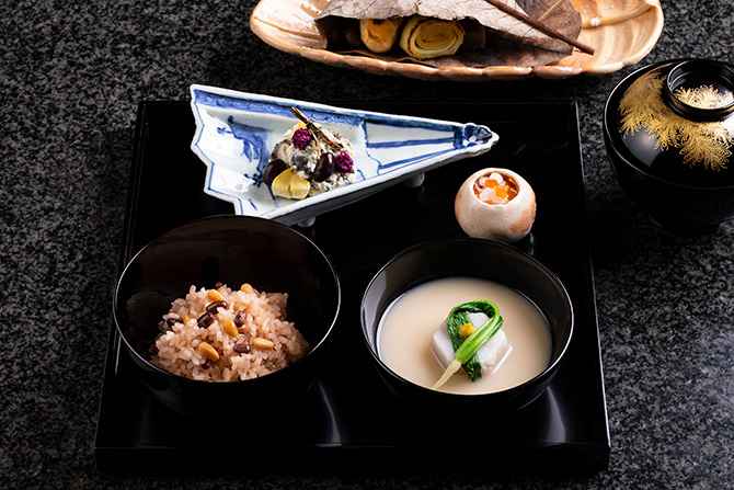 懐石膳 平安 象彦作朱塗 半月盆 5枚 共箱 会席膳 懐石膳 日本料理 会席