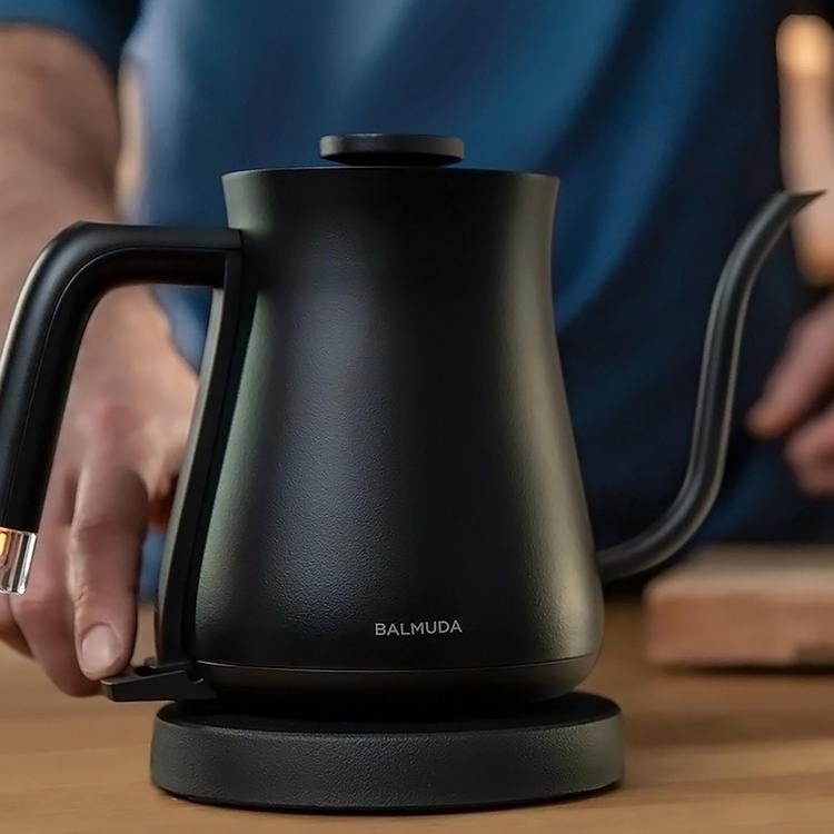 BALMUDA, The Kettle | Zola