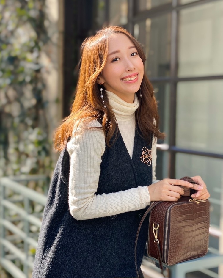 LOEWE ゴールド ブローチ LOEWE♥️ ゴールドブローチ