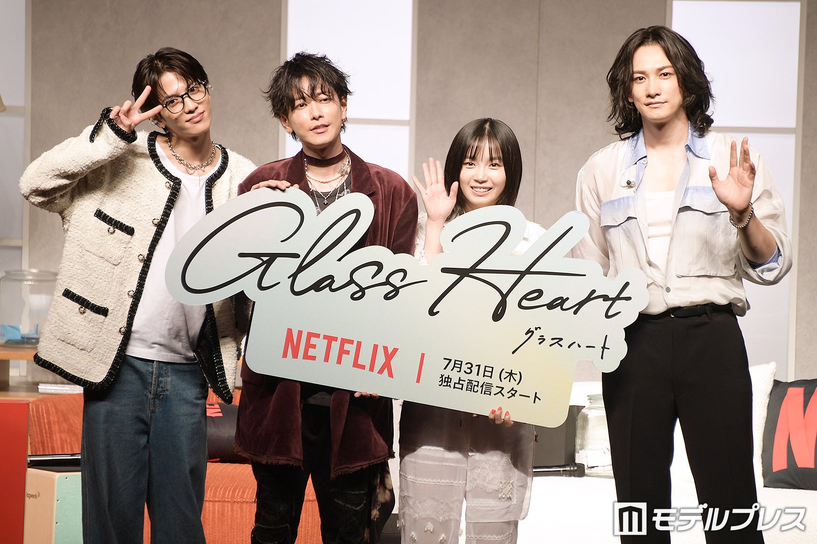 佐藤健ら「グラスハート」劇中バンドTENBLANK、サプライズ登場で生歌唱