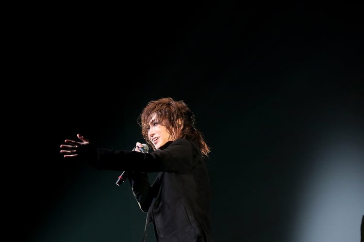 ゴールデンボンバー鬼龍院翔、7年ぶり有観客ソロライブ「ひとりよがり