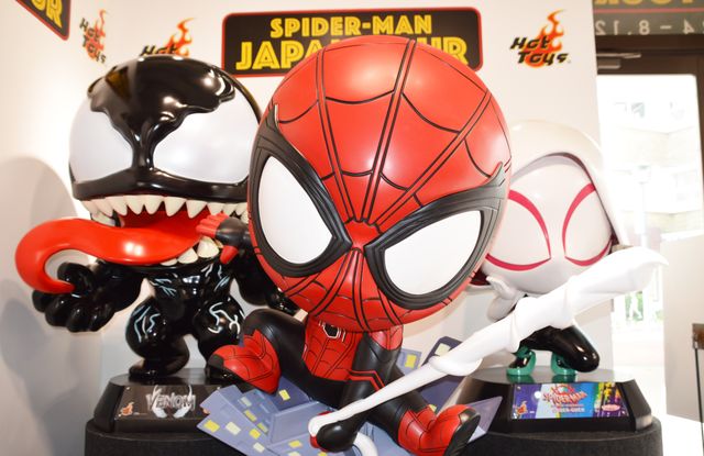 スパイダーマン』巨大スタチューが超キュート！期間限定ストアが