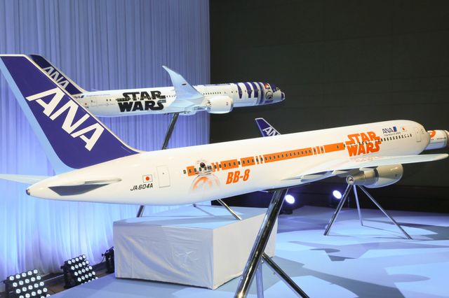 ANA『スター・ウォーズ』特別塗装機がお披露目！10月に就航｜シネマ