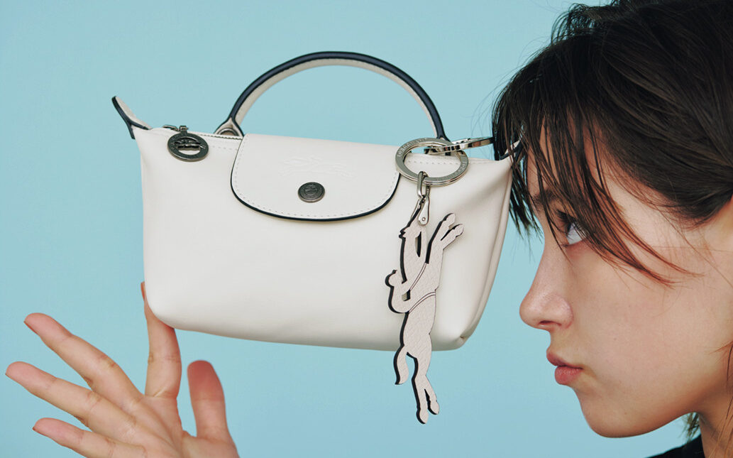 ロンシャン】付属のショルダーでボディクロスに持つのもOKなミニバッグ