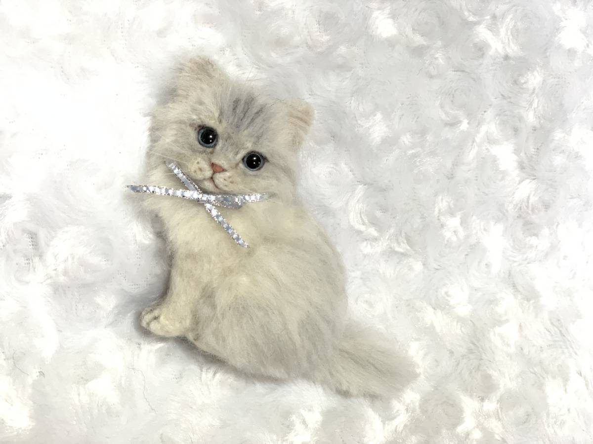 羊毛フェルト猫 クリスマスリース チンチラシルバー 【公式通販】