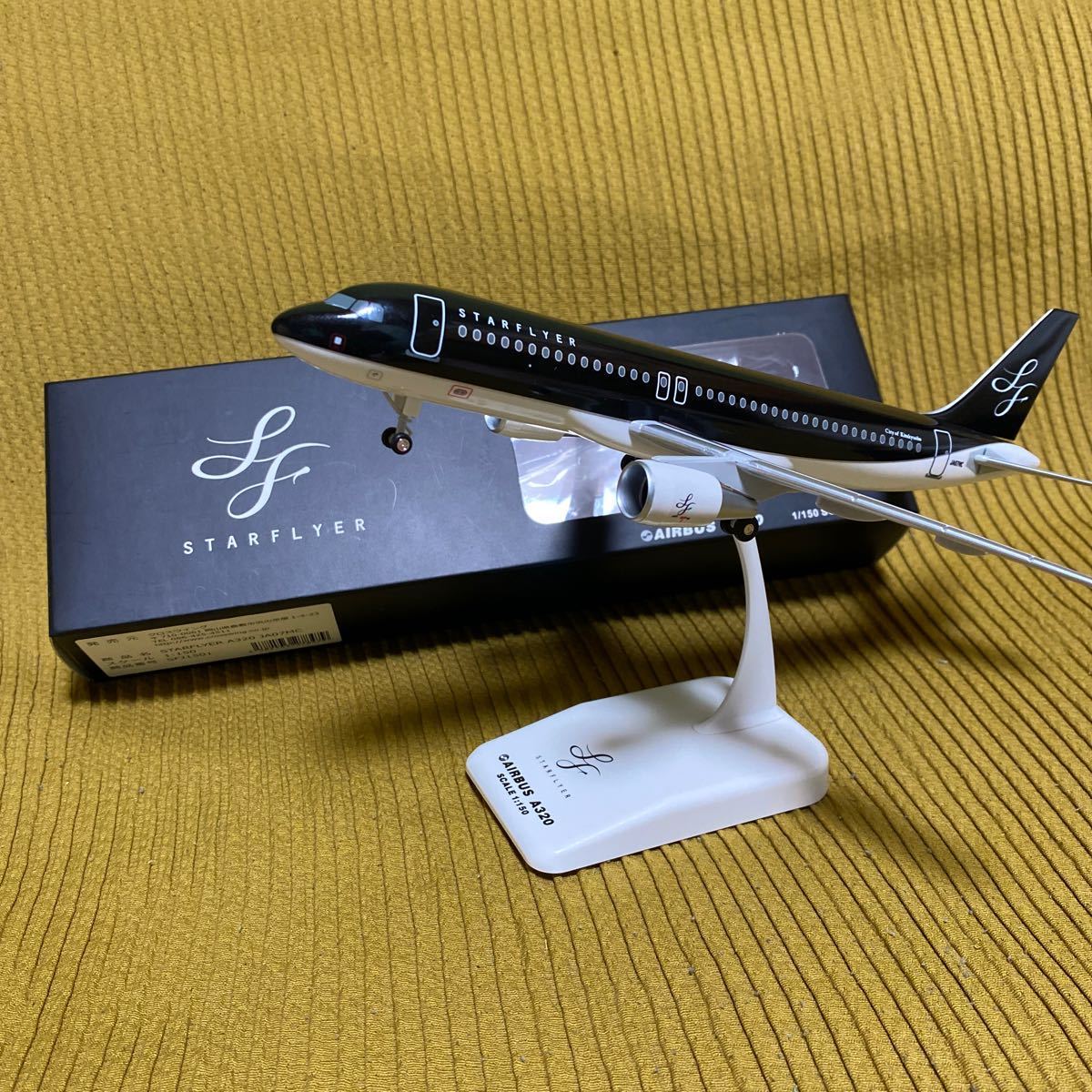 スターフライヤー SLM-0228 1/200モデルプレーン(JA27MC) ① SFJ50