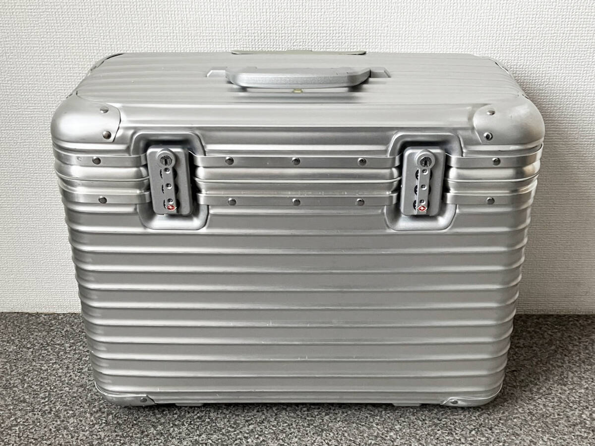 リモワ パイロットキャリーケース アルミ 2輪 トラベルバッグ 廃盤