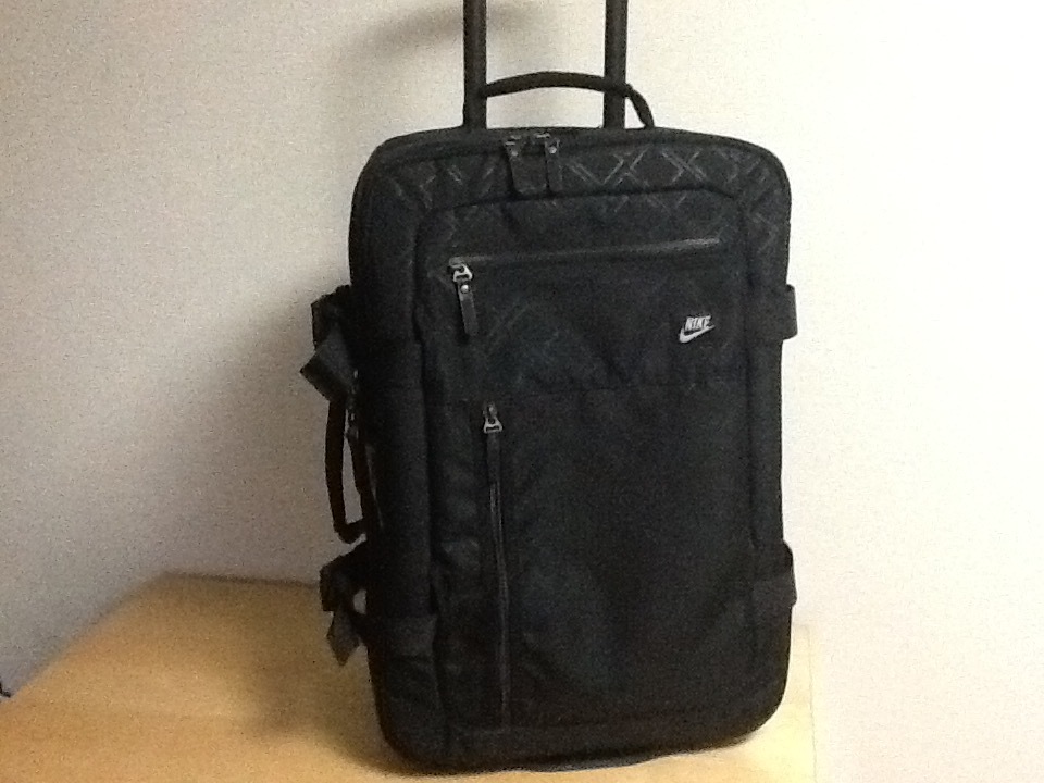 Nike 黒 キャリーケース 2輪 【公式通販】