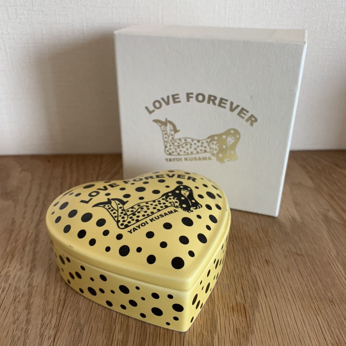 希少！草間彌生 LOVE FOREVERハート型小物入れ 【公式通販】