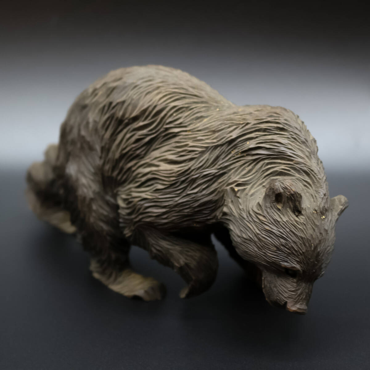 北海道木彫りの熊台座付彫刻 木工品昭和レトロHOKKAIDO BEAR