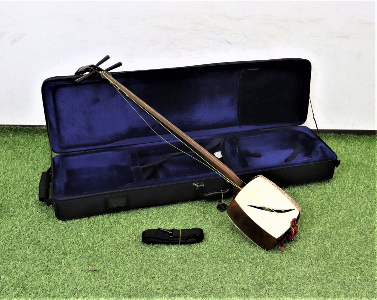 弦楽器 三味線 ハードケース付 調子笛、弦など付属（S1-2）