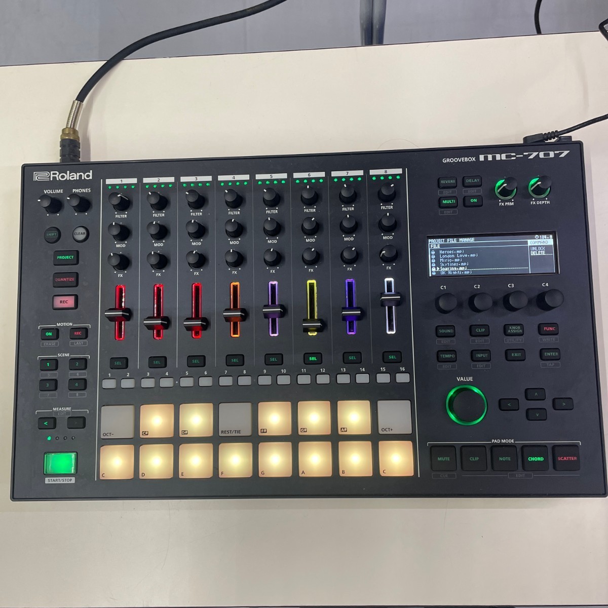 Roland MC-101 グルーヴボックス サンプラー 【公式通販】