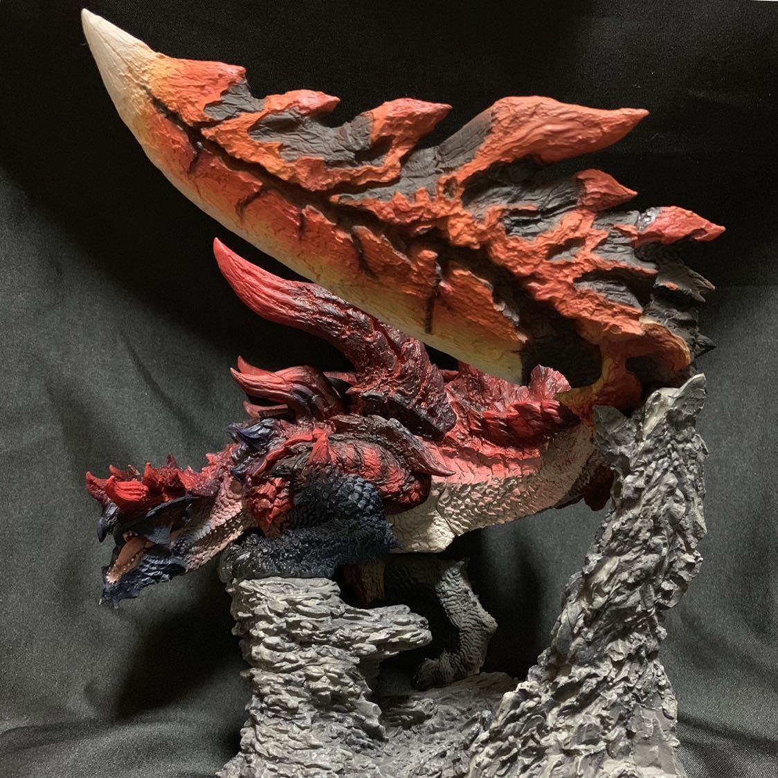 モンハン 燼滅刃ディノバルド フィギュア クリエイターズモデル