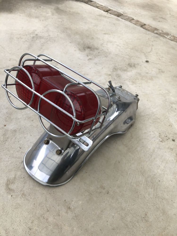 GT380テールランプとガード GT380 テールランプガード 社外 中古