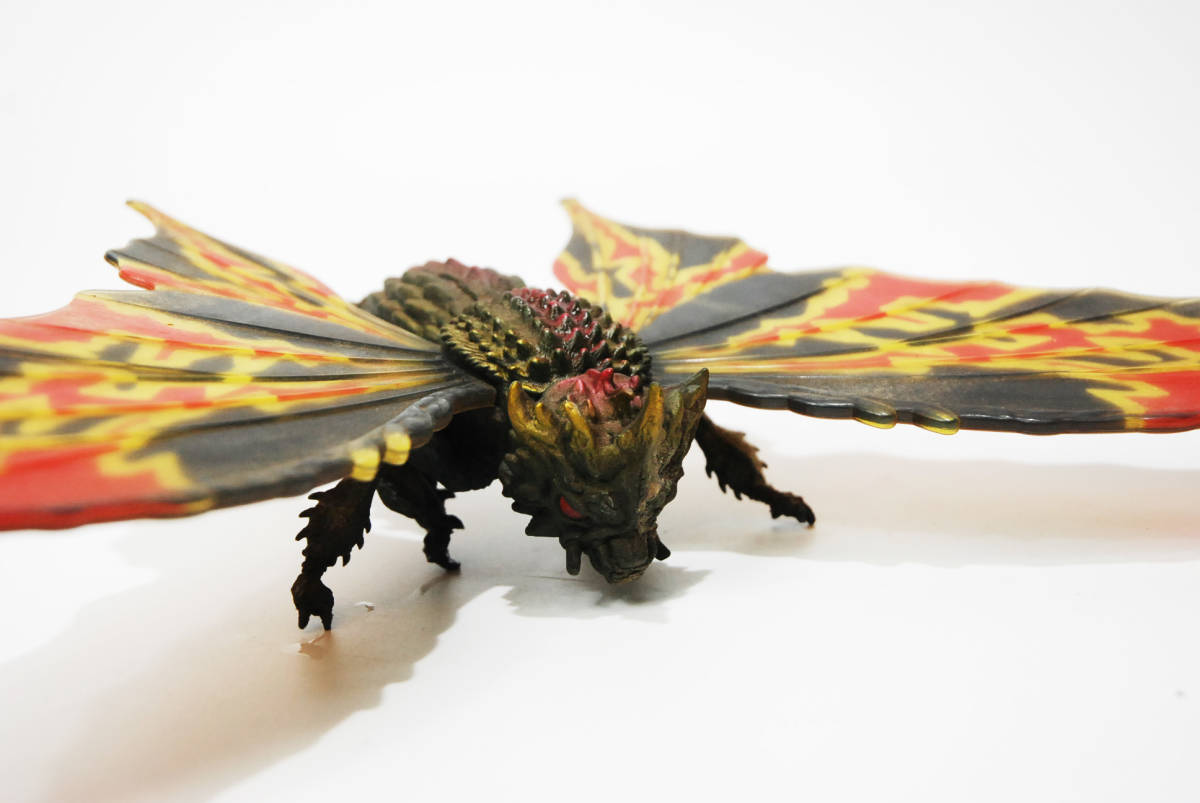 平成VS版モスラ＆バトラ（バンダイ）未使用・箱付 フィギュア2体