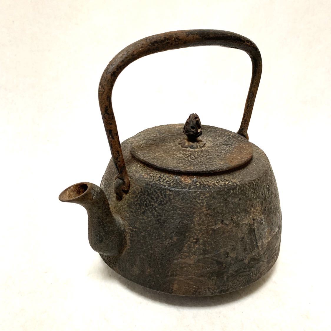 古い時代の鉄瓶 古い時代の鉄瓶 AKa6845時代古い鉄瓶