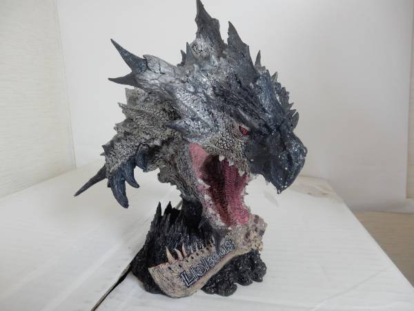 モンスターハンター100体限定リオレウス希少種ヘッド 大山竜 GILL GILL
