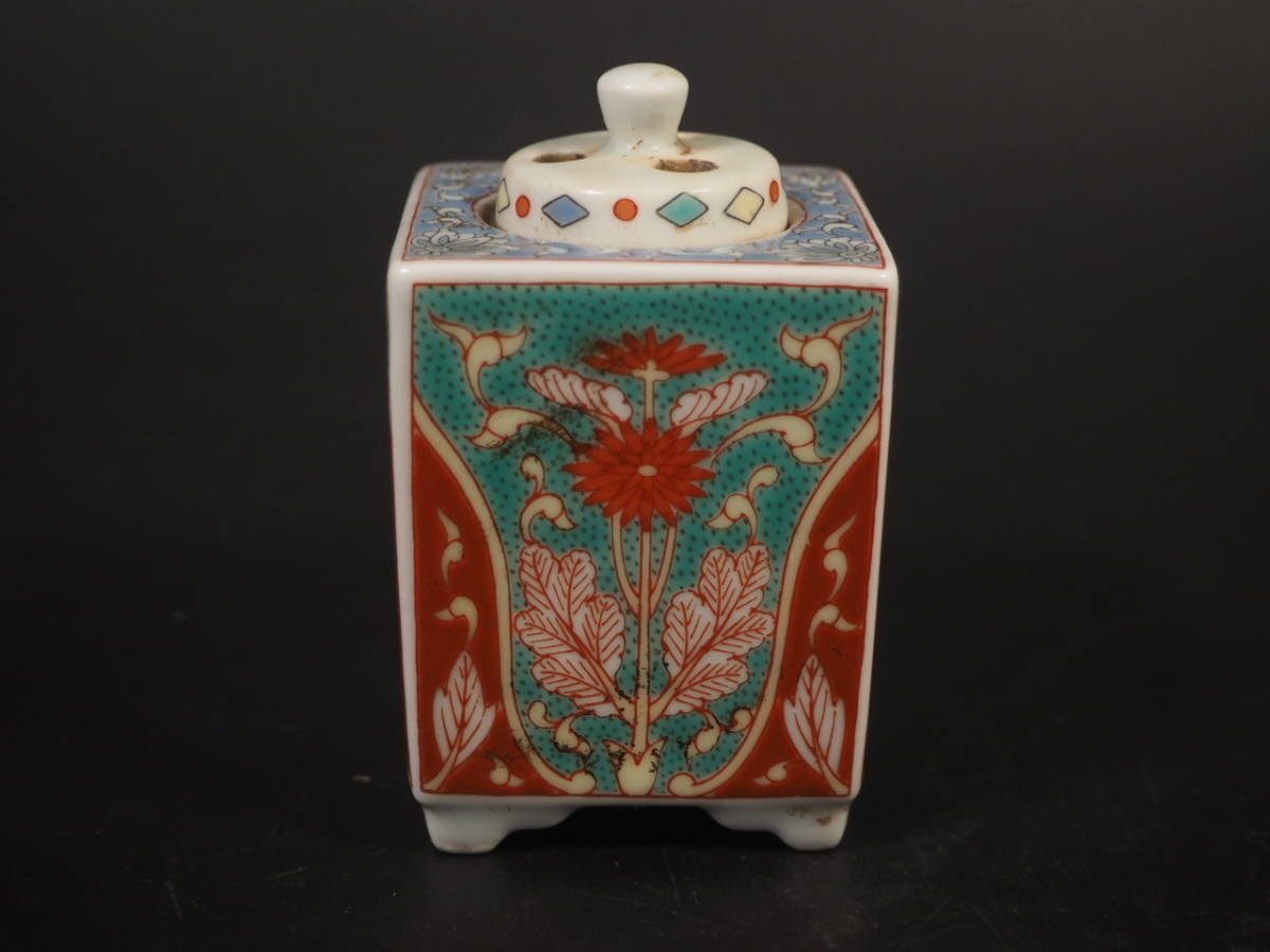 2277 伊万里徳右衛門錦菊花文角香炉