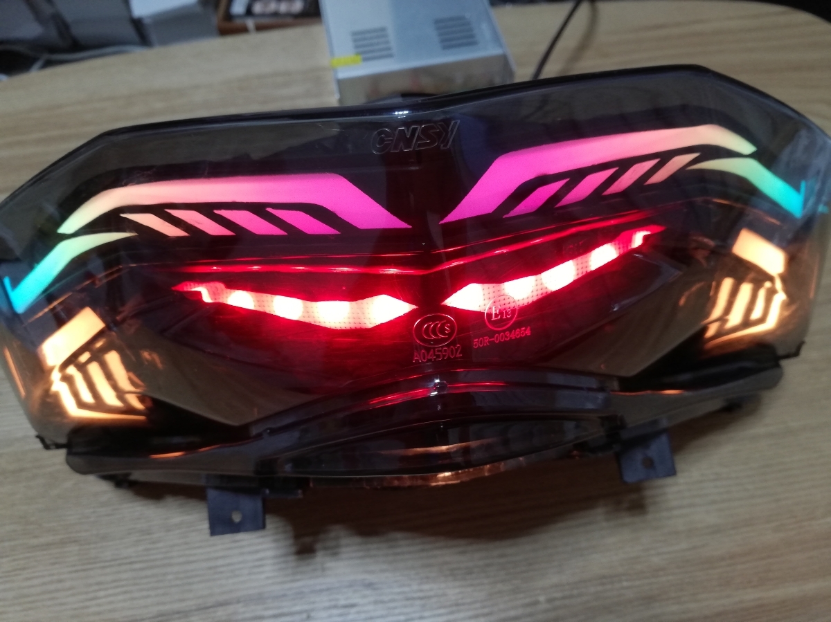 シグナスx 3型社外テールランプウインカーセット ファイバー