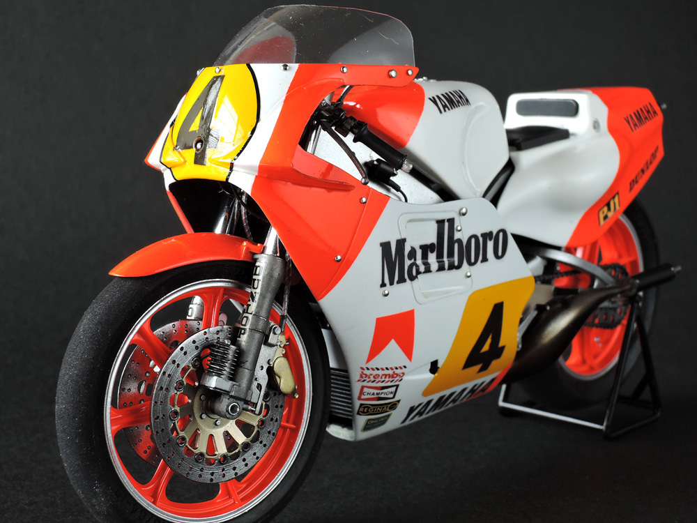 タミヤ 1/12 ケニーロバーツ・ヤマハYZR500 1/12 YAMAHA YZR500(0w70