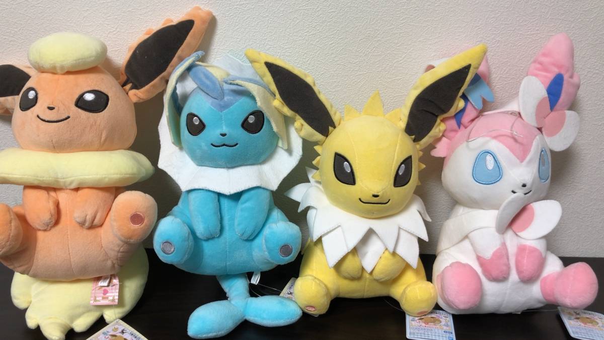 タグ付 I LOVE EIEVUI カバンに付けられる でっかいぬいぐるみ I