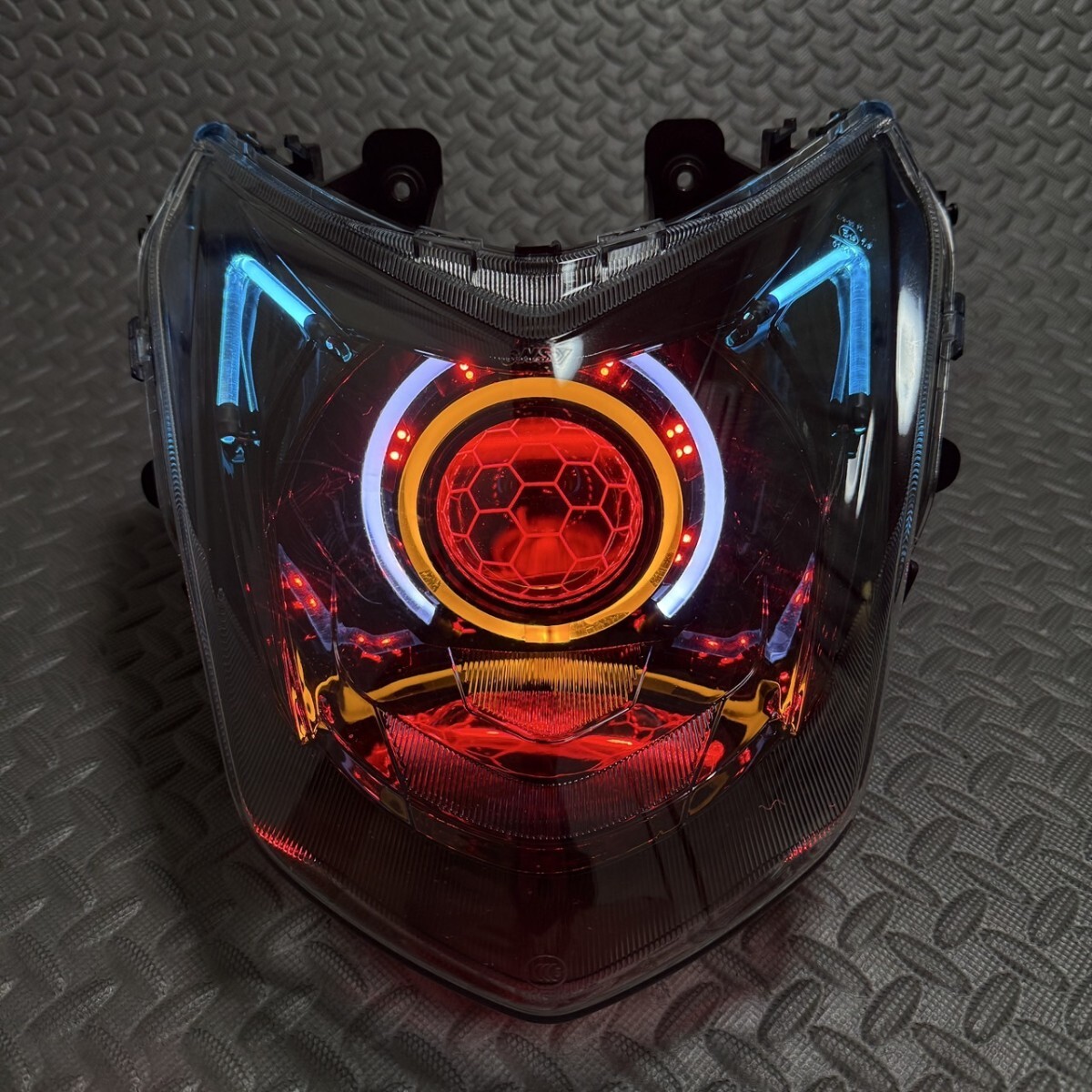 シグナスX 4型 デビルアイ LEDヘッドライト プロジェクター APP仕様