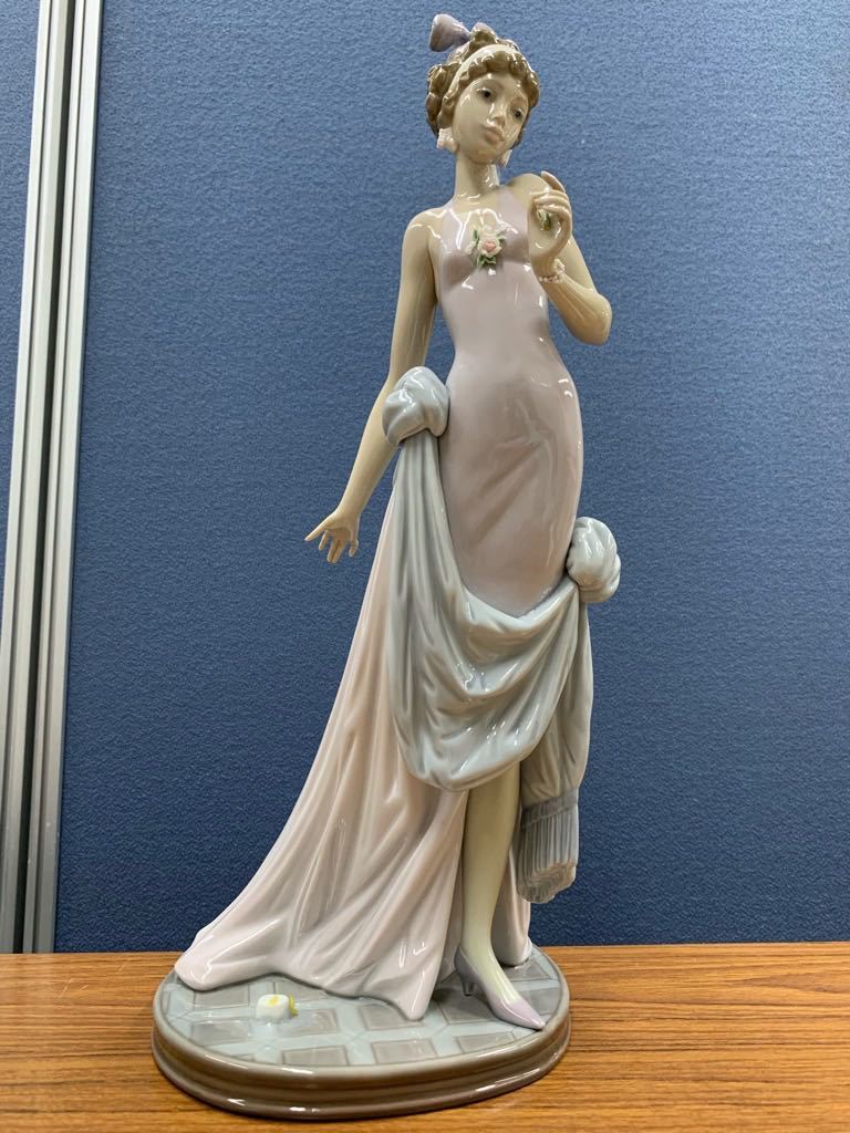 専用です！】【欠けあり】リヤドロ 大型 陶器人形 貴婦人 No.5377 2025