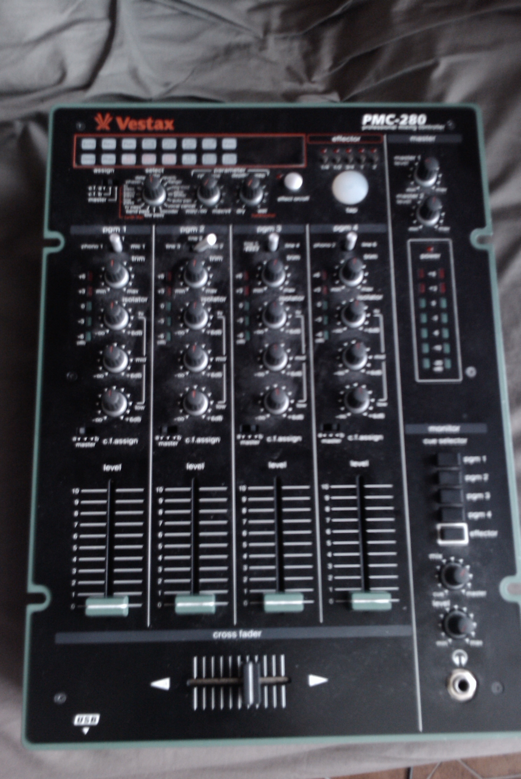 PMC-280 - Vestax PMC-280 - Audiofanzine